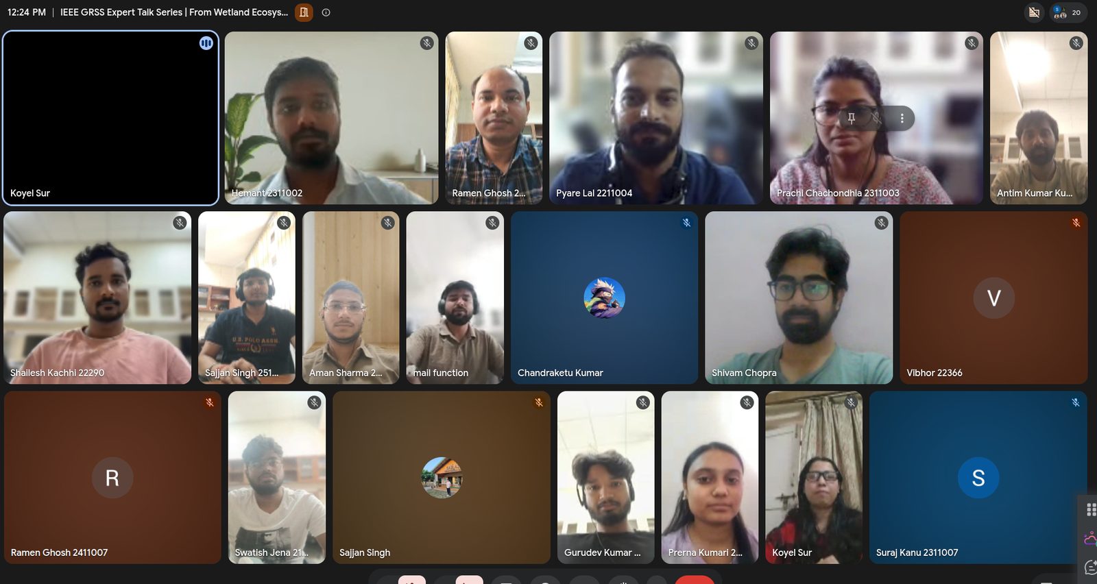 Closing group photo of the online session